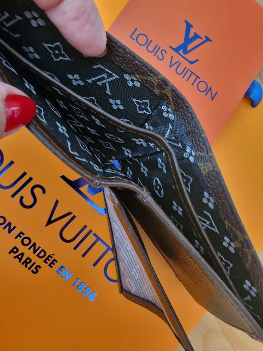 Portofele barbati Louis Vuitton/maro  si negru/cutie inclusa, logo metalic