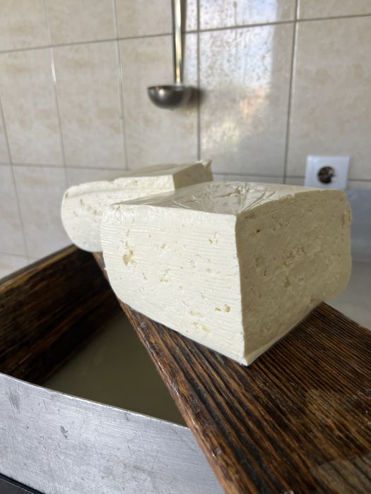 Branza de vaca de vanzare