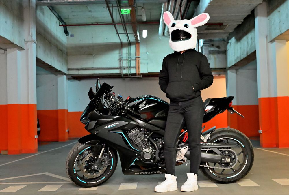 Husa amuzanta pentru casca moto