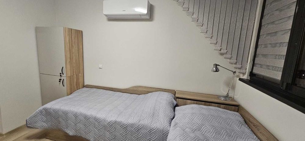 Дава се под наем Тристаен апартамент в Бургас, Център - 90 кв.м за 1100 € - Снимка #1