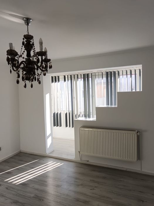 Inchiriez apartament