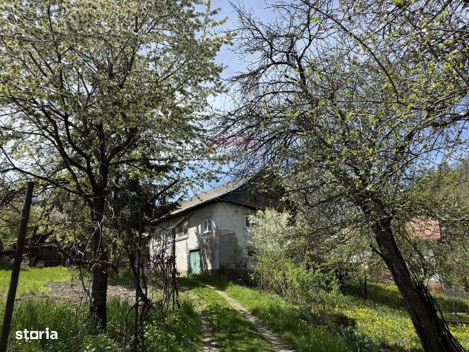 Casă  de vânzare în zona Câmpulung înconjurată de natura