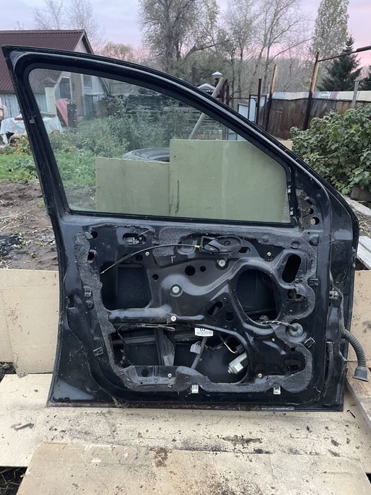 Дверь передняя левая Ford focus