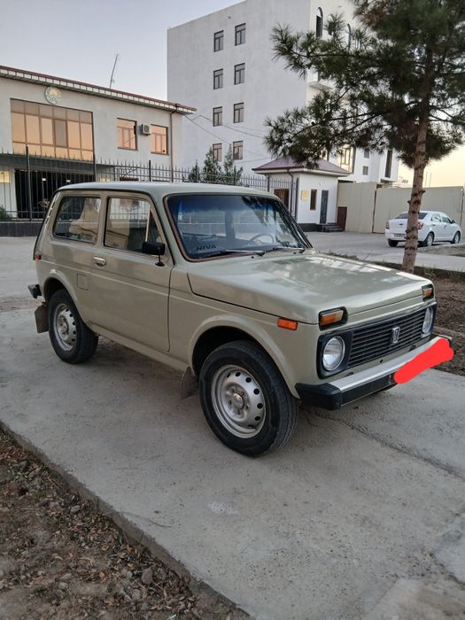 Продаётся машина "Нива 2121"