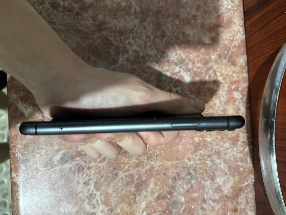 Продам iPhone 11