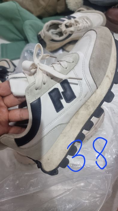 Отдам кроссовки срочно