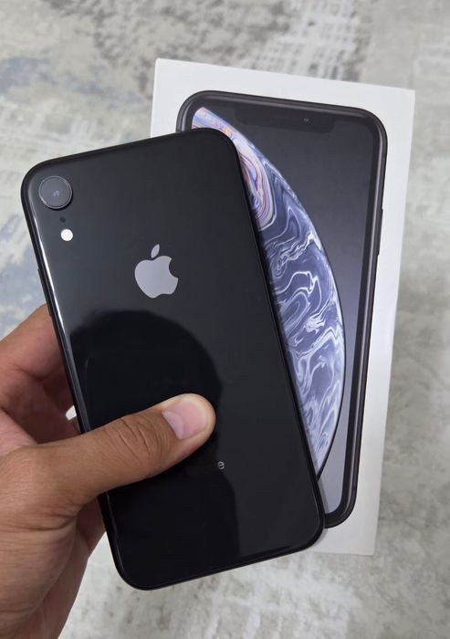 iPhone XR.       .