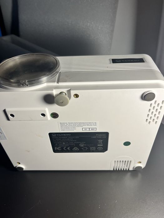 Videoproiector Leisure 470 + cadou stick realme RMV 2106