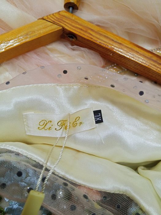 Продам новое платье