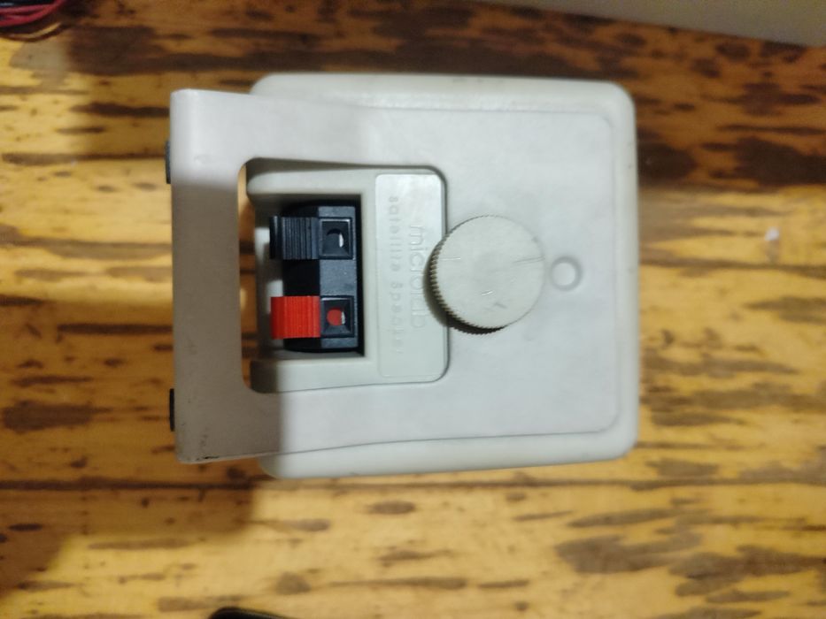 Сабвуфер акустической системы Microlab M-800.