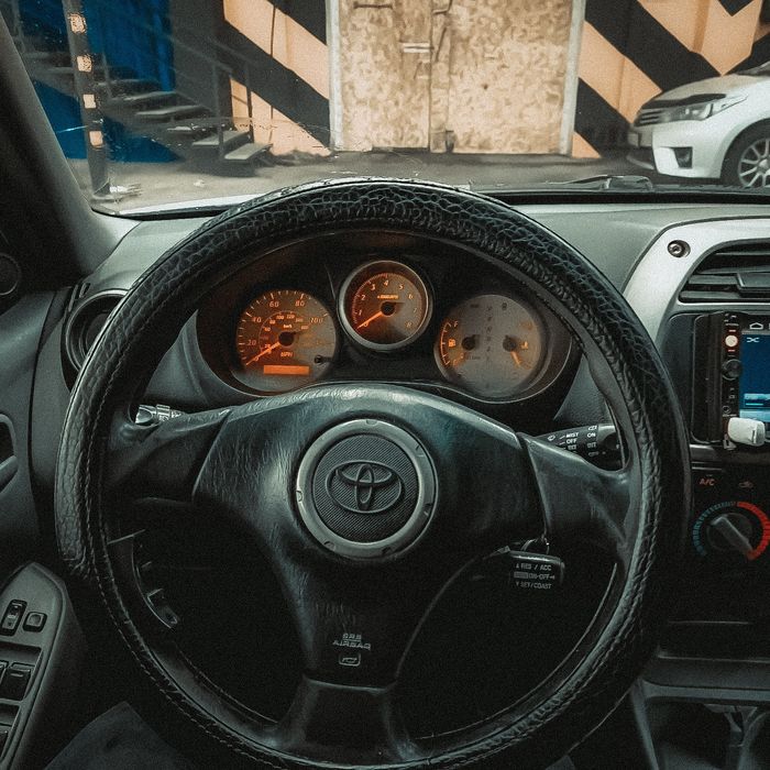 Toyota RAV4 продам