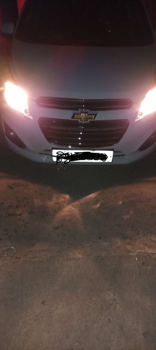 Продается спарк 2010 года