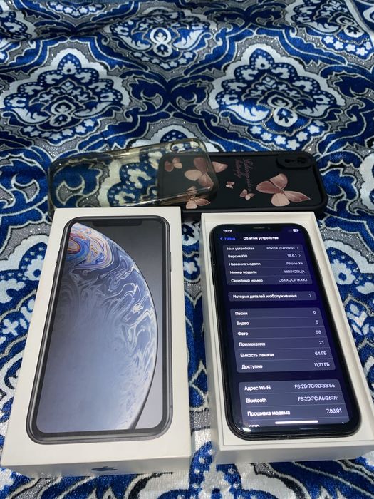 Iphone XR на черном свете 64 память