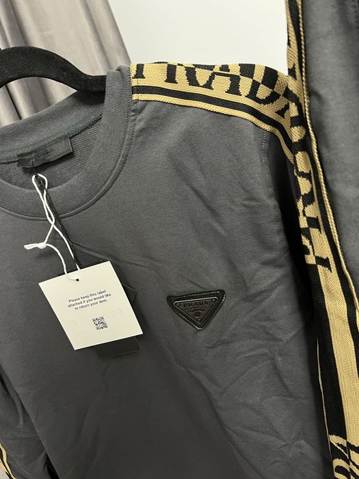 Compleu PRADA super calitate