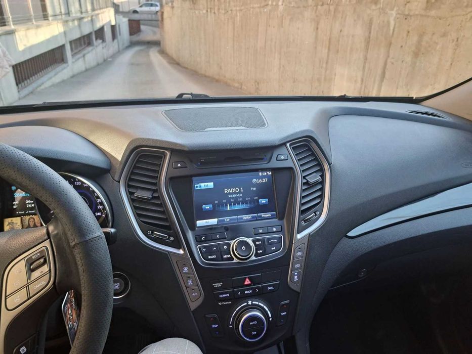 Hyundai Grand Santa Fe