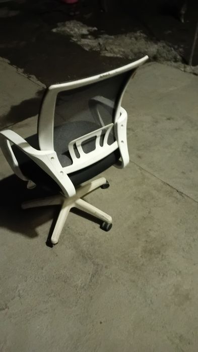 Ofis kreslo sotiladi