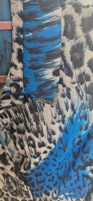 Риза Guess принт