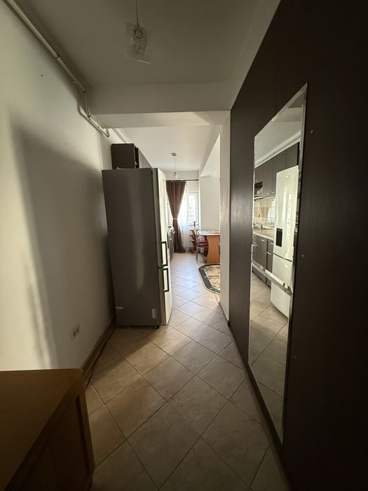 Inchiriez garsoniera-Militari Residence