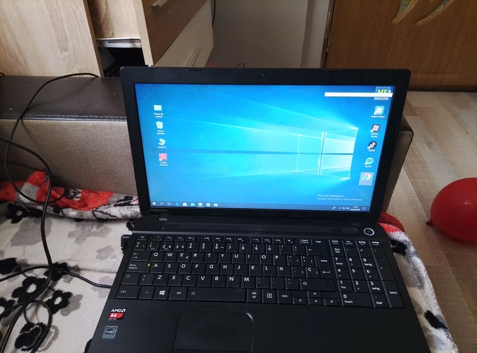 Laptop Toshiba  utilizat