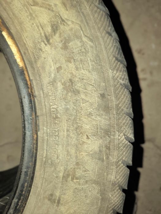 Продается резина. Цена договорная.