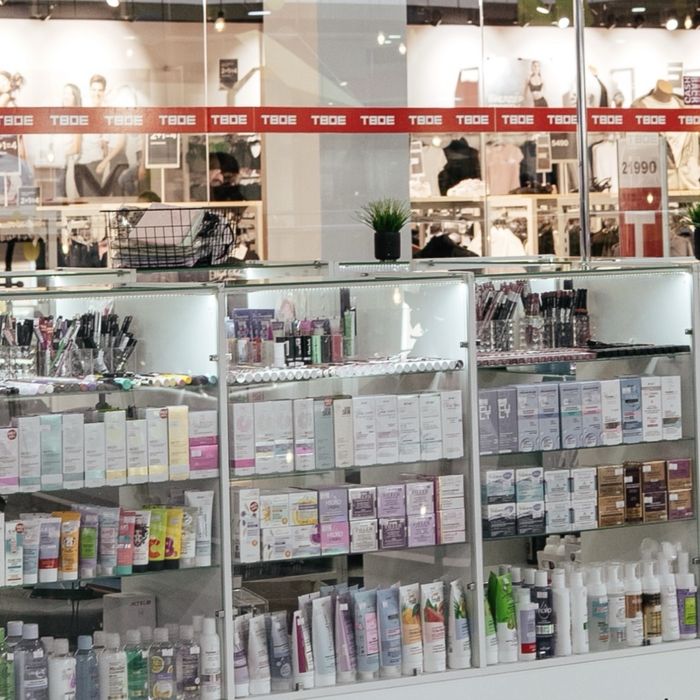 Продам бутик в ТРЦ (островок)