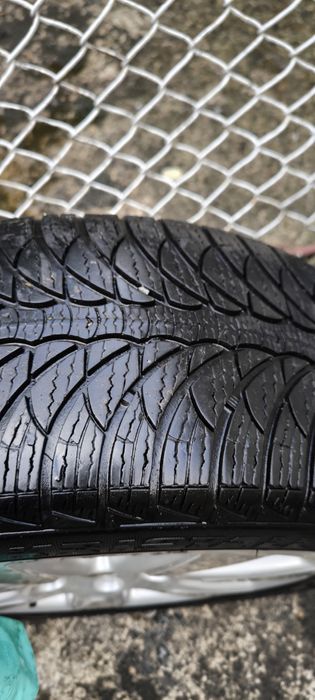 Jante originale de VW 16' cu cauciucuri de iarna