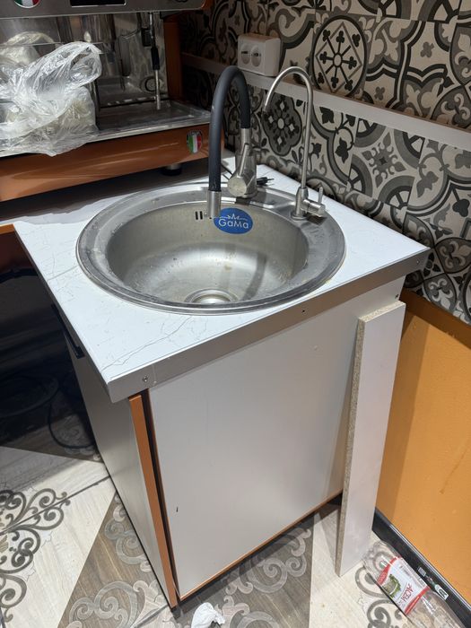 Мойка с тумбой почти новая