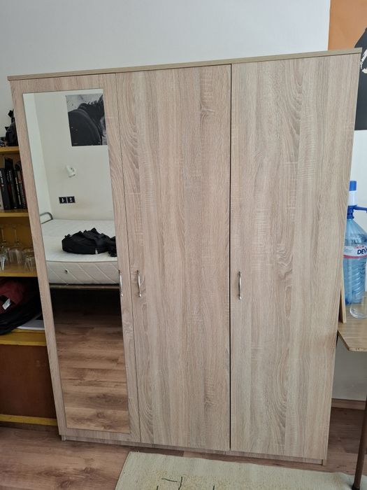 Гардероб за дрехи