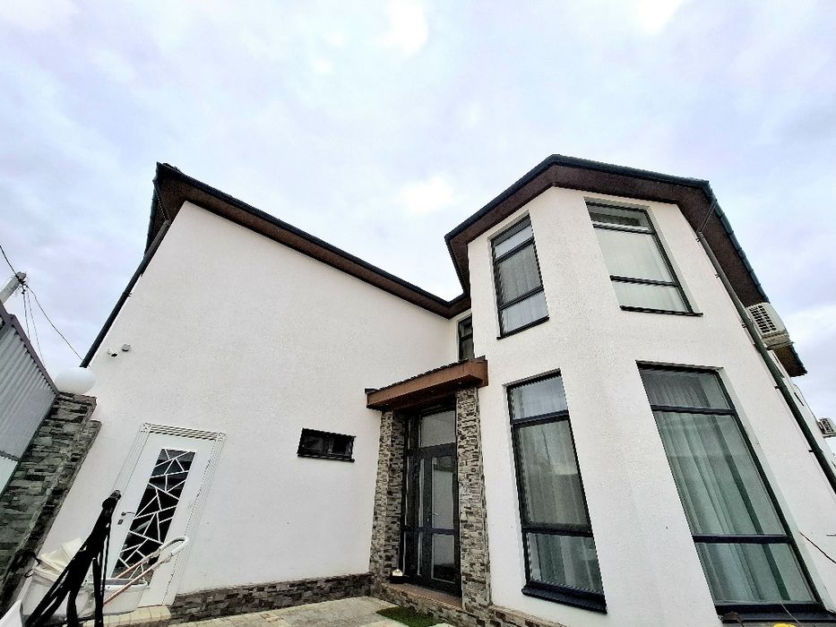 Коттедж в центре города 350 м²