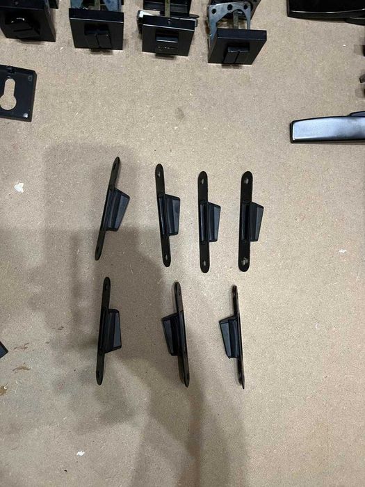 Ручки дверные черные