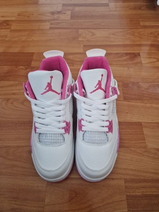 Adidași Jordan Retro patru