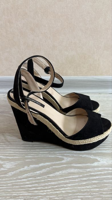 Босоножки на платформе