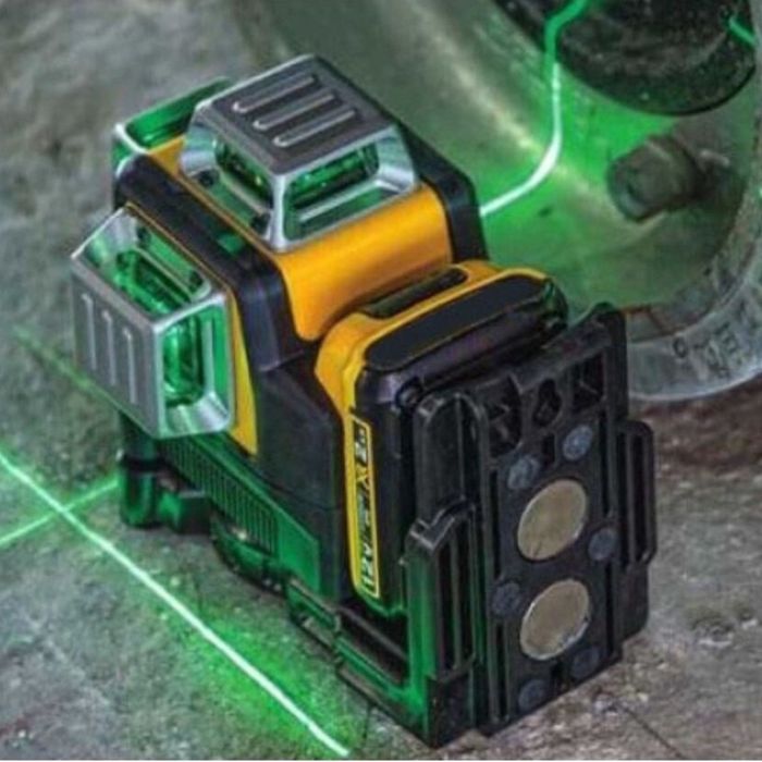 Лазерен нивелир Kraft Royal, самонивелиращ, 4D, дистнационно, жълт, 5V