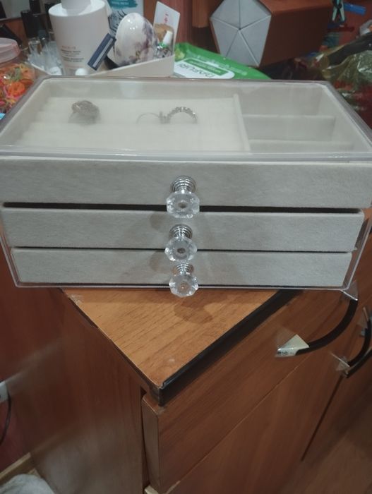 Продам органайзер шкатулку для украшений за 500