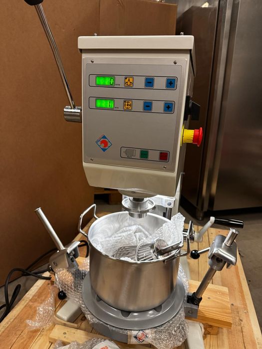 Mixer planetar cofetarie nou REGO
