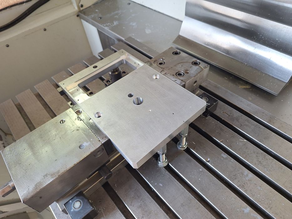 CNC фрезоване – изработка на детайли по чертеж (малки и средни серии)