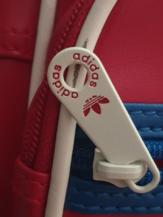 Оригинална Adidas винтаж с лого от 80г