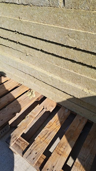 Продавам каменна вата