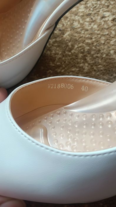 Белые туфельки, туфли