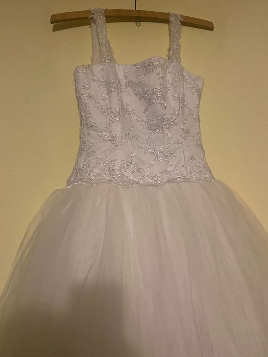 Vand rochie de mireasa S-M