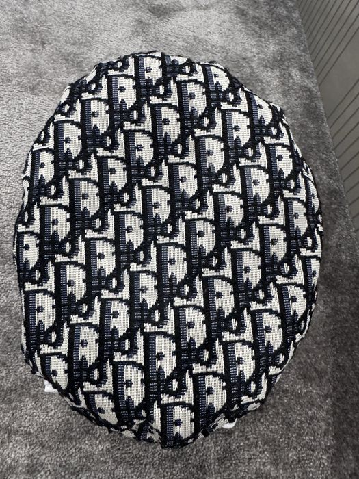 Дамска шапка тип каскет