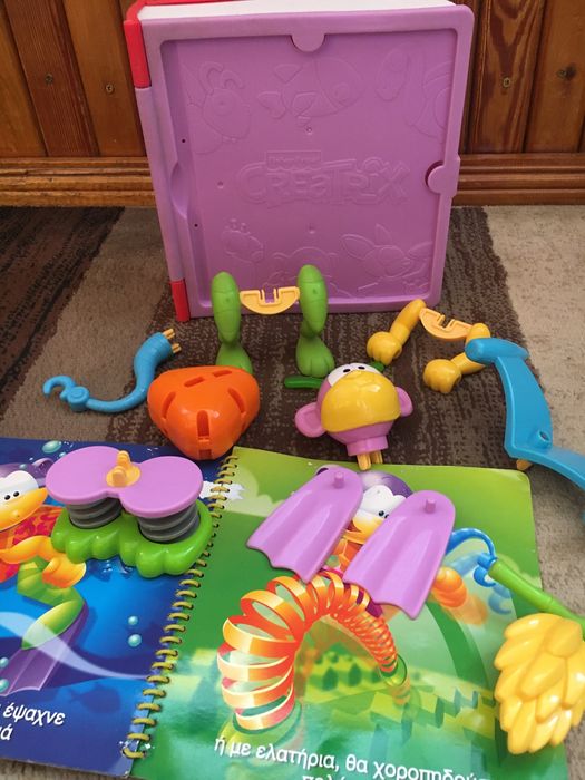 Поражается игрушка конструктор