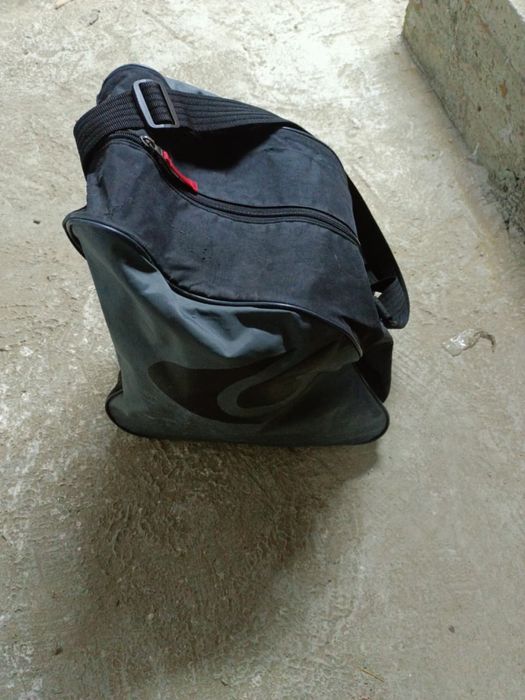 Продам лыжы с ботинками