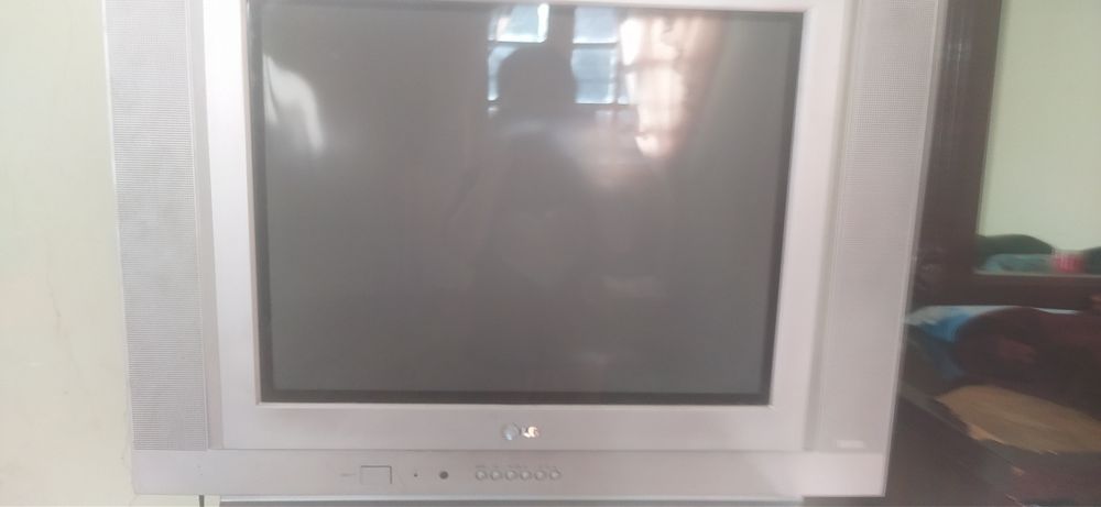 Тилвизр сотилади 100м.с