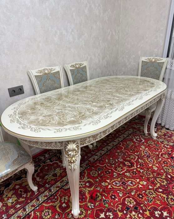 Продам стол и стулья
