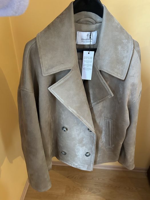 Чисто нови палта Страдивариус