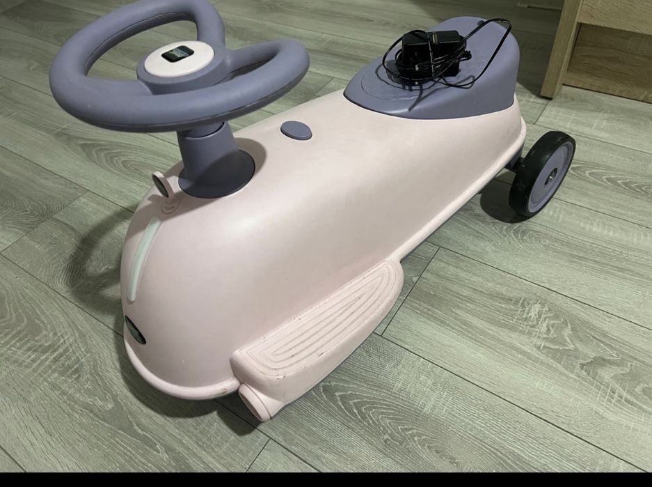 Scuter electric muzical