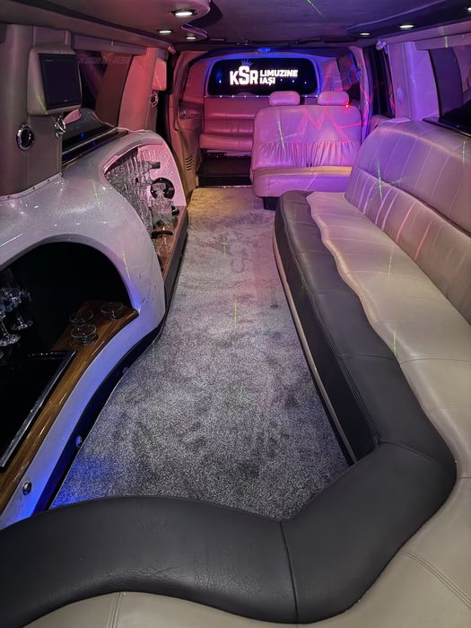 Limuzină de închiriat Iasi Vaslui Bacău Neamț Roman Botosani