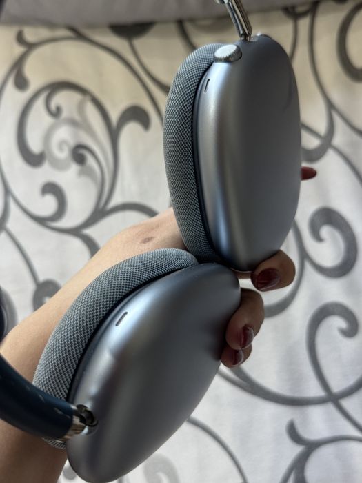 AirPods Max синий