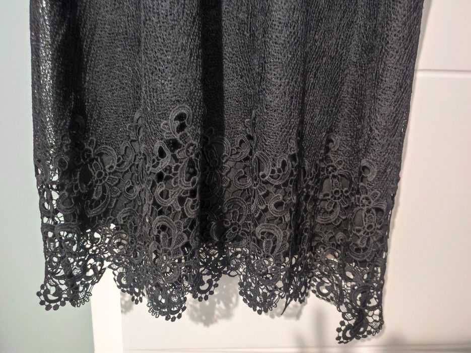 Черна рокля с дантела